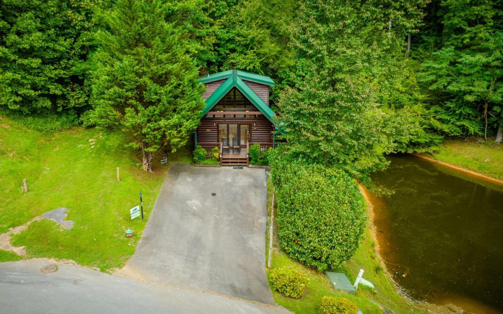 Hugs N Kisses Pool Table Hot Tub Pool Table Community Pool Close To Downtown Gatlinburg Dış mekan fotoğraf