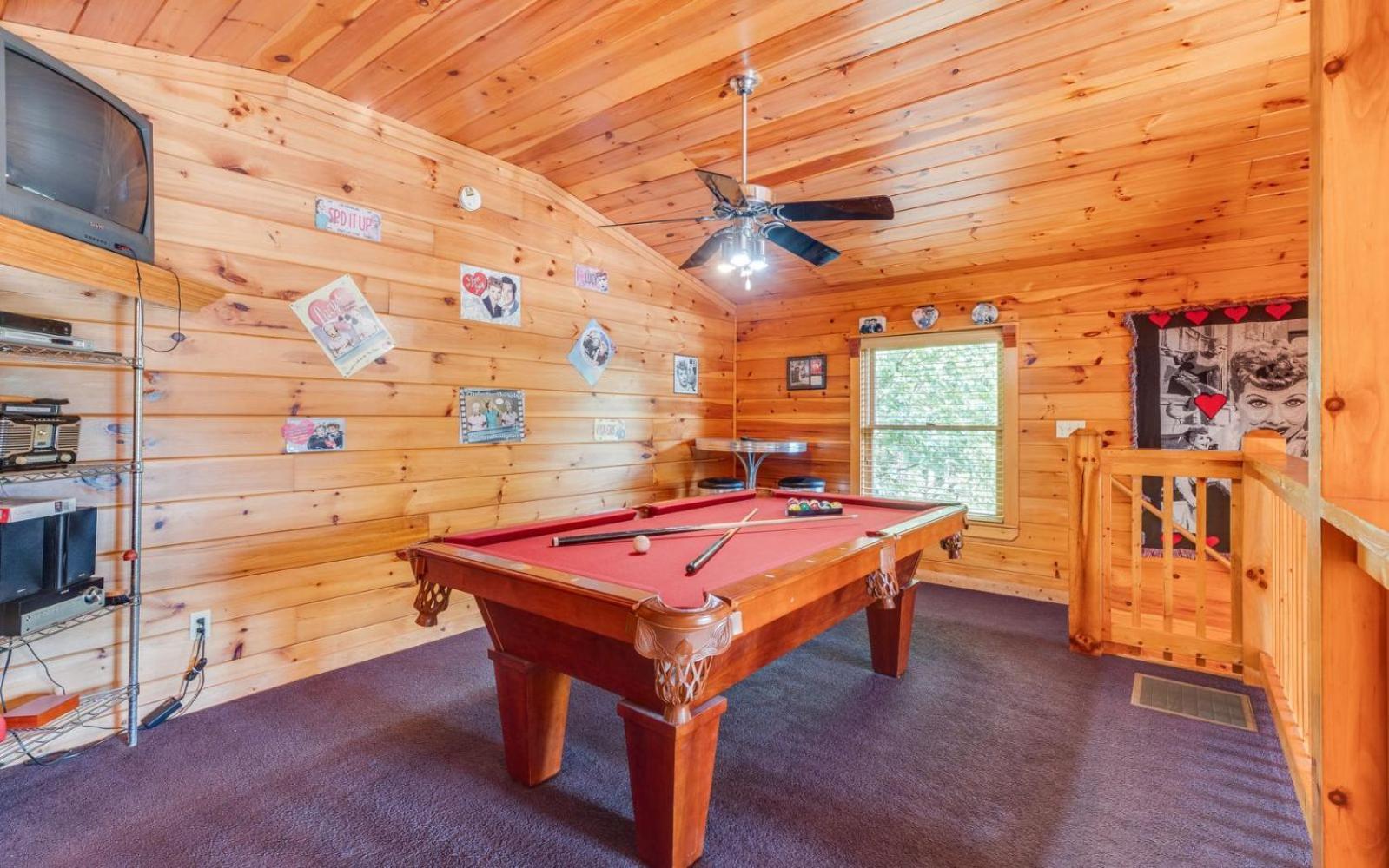 Hugs N Kisses Pool Table Hot Tub Pool Table Community Pool Close To Downtown Gatlinburg Dış mekan fotoğraf