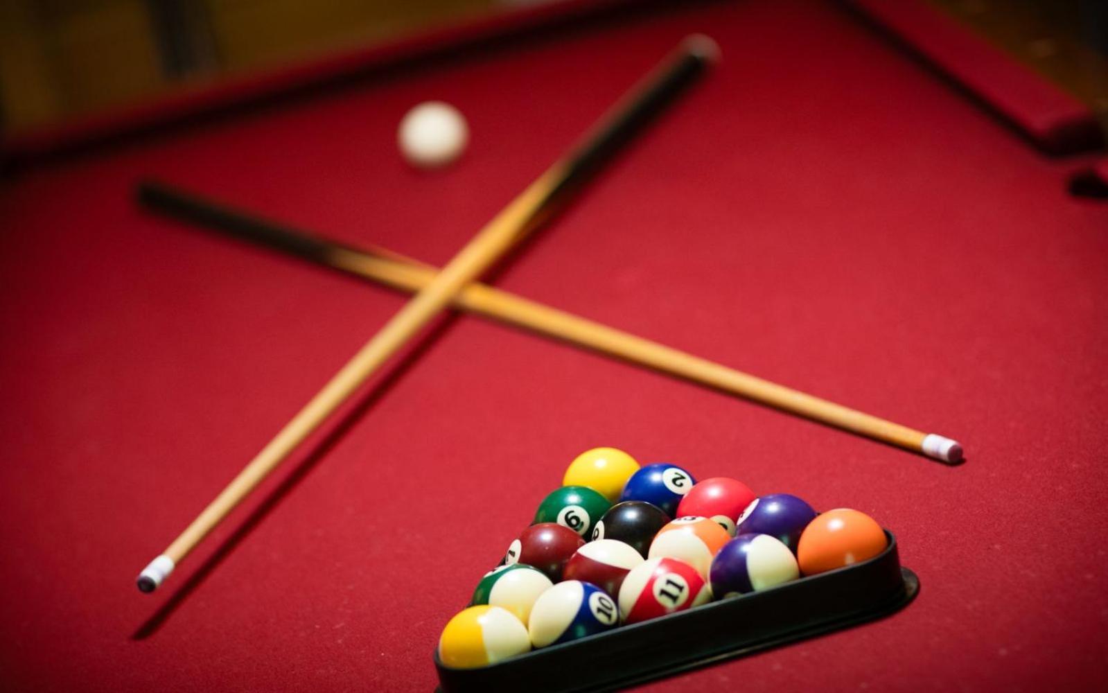 Hugs N Kisses Pool Table Hot Tub Pool Table Community Pool Close To Downtown Gatlinburg Dış mekan fotoğraf